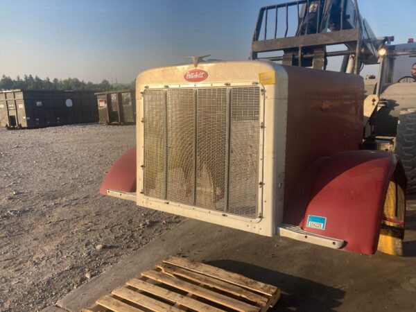 Peterbilt 379 Red Hood