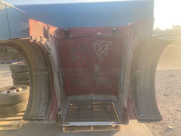 Peterbilt 379 Red Hood