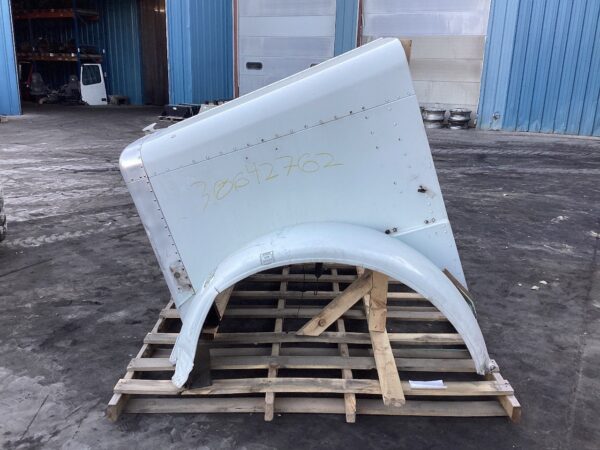 Peterbilt 379 White Hood