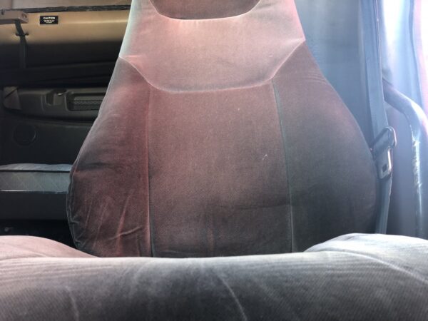 Peterbilt 387 Left Seat, Air Ride