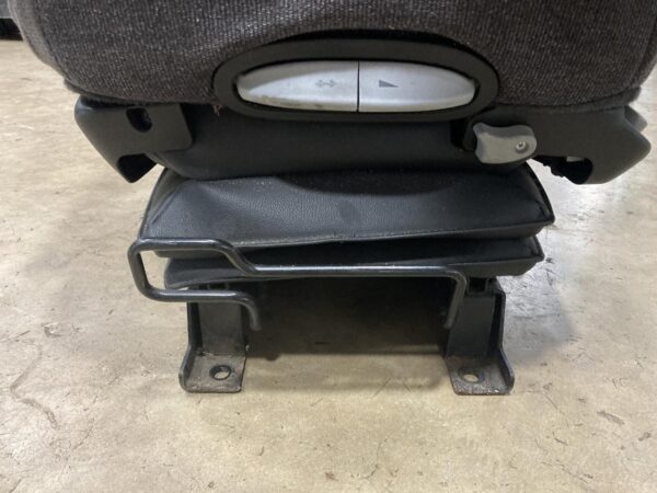 Peterbilt 579 Grey Cloth Air Ride Seat