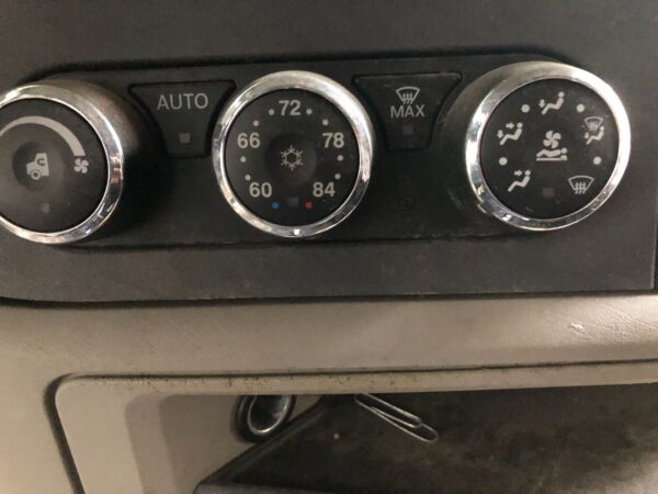 2018-2022 Peterbilt 579 Heater A/C Temperature Controls
