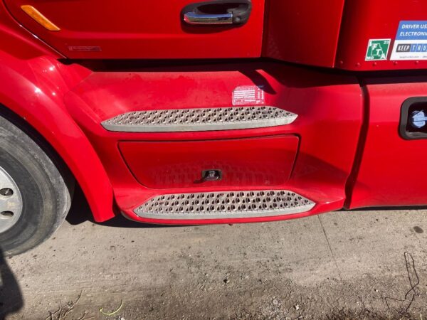 2013-2022 Peterbilt 579 Red Left/Driver Front Skirt
