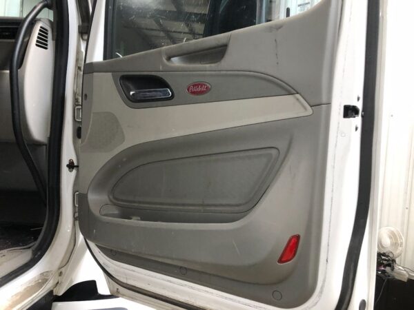 Peterbilt 579 Right/Passenger Door