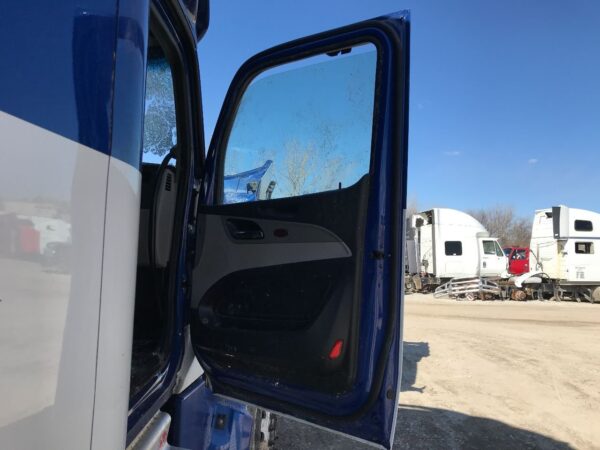 2022-2025 Peterbilt 567 White Right/Passenger Door