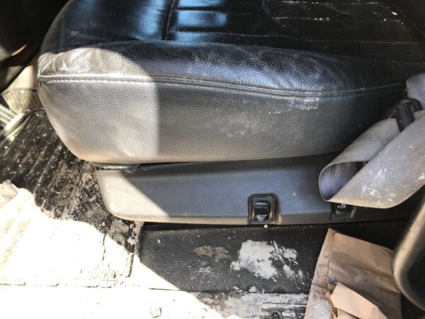 Peterbilt 567 Black Leather Air Ride Seat