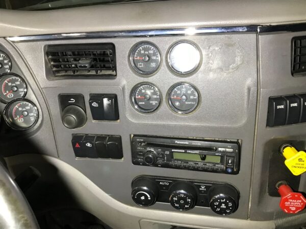 Peterbilt 579 Gauge And Switch Panel Dash Panel