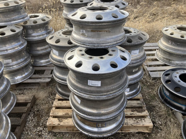 peterbilt wheels